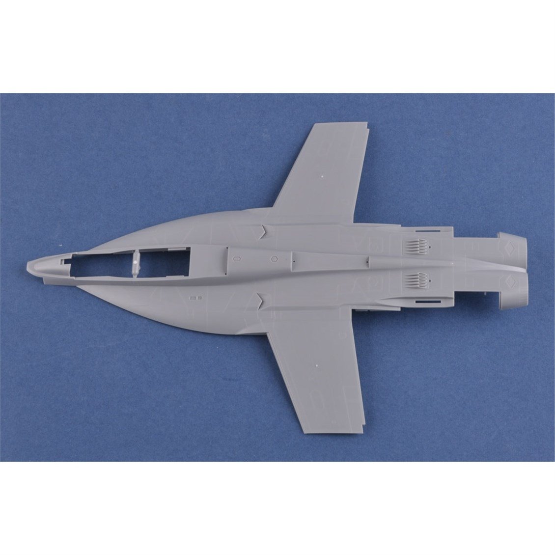 Hobbyboss 85812 1/48 Ölçek, F/A-18E Super Hornet, Savaş Uçağı Plastik Model Kiti
