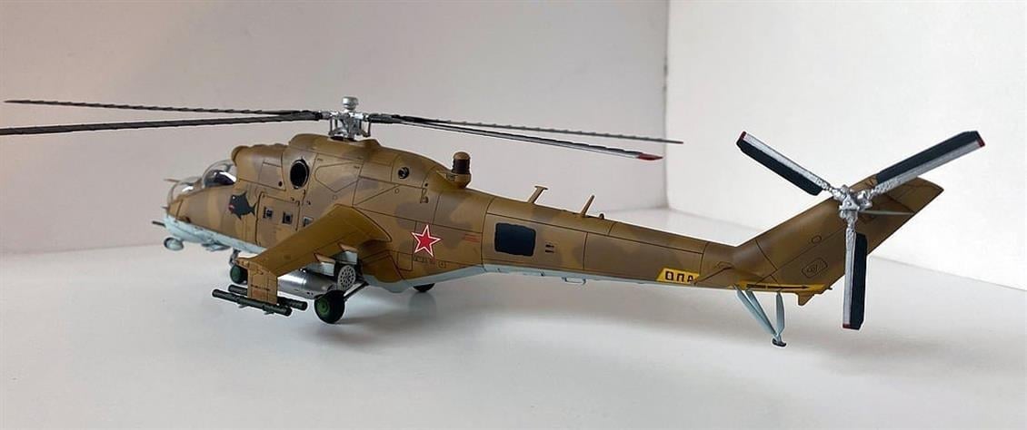 HobbyBoss 87220 1/72 Ölçek, Mi-24V  Hind-E Helikopteri, Plastik Model Kiti