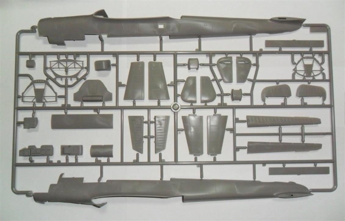ICM 48242 Do 215 B-5, WWII German Night Fighter Do 215