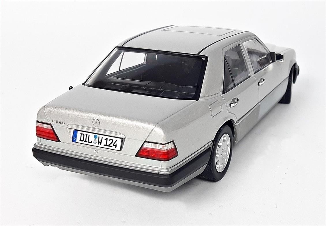 iScale 1180053 1/18 Ölçek, 1989 Mercedes Benz E-Klasse (W124), Gümüş, Sergilemeye Hazır Metal Araba Modeli