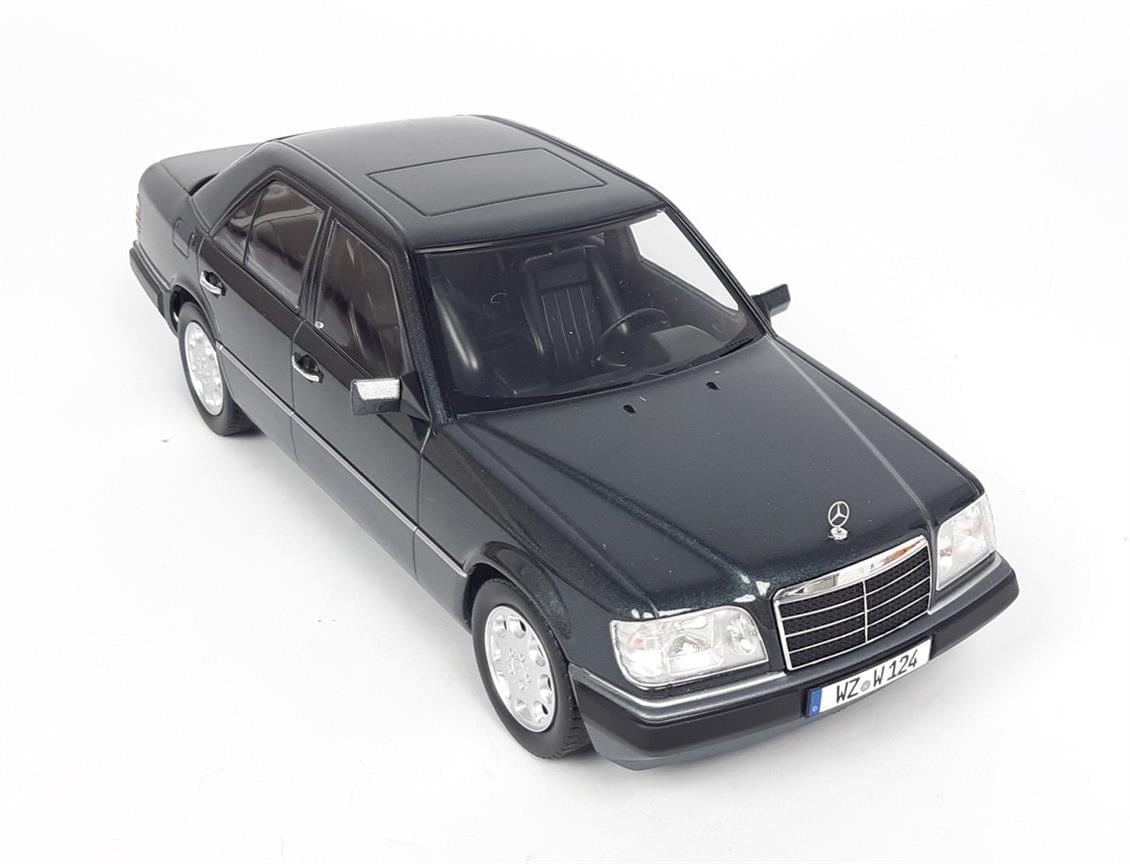 iScale 1180054 1/18 Ölçek, 1998 Mercedes Benz E-Klasse (W124), Mavi, Sergilemeye Hazır Metal Araba Modeli