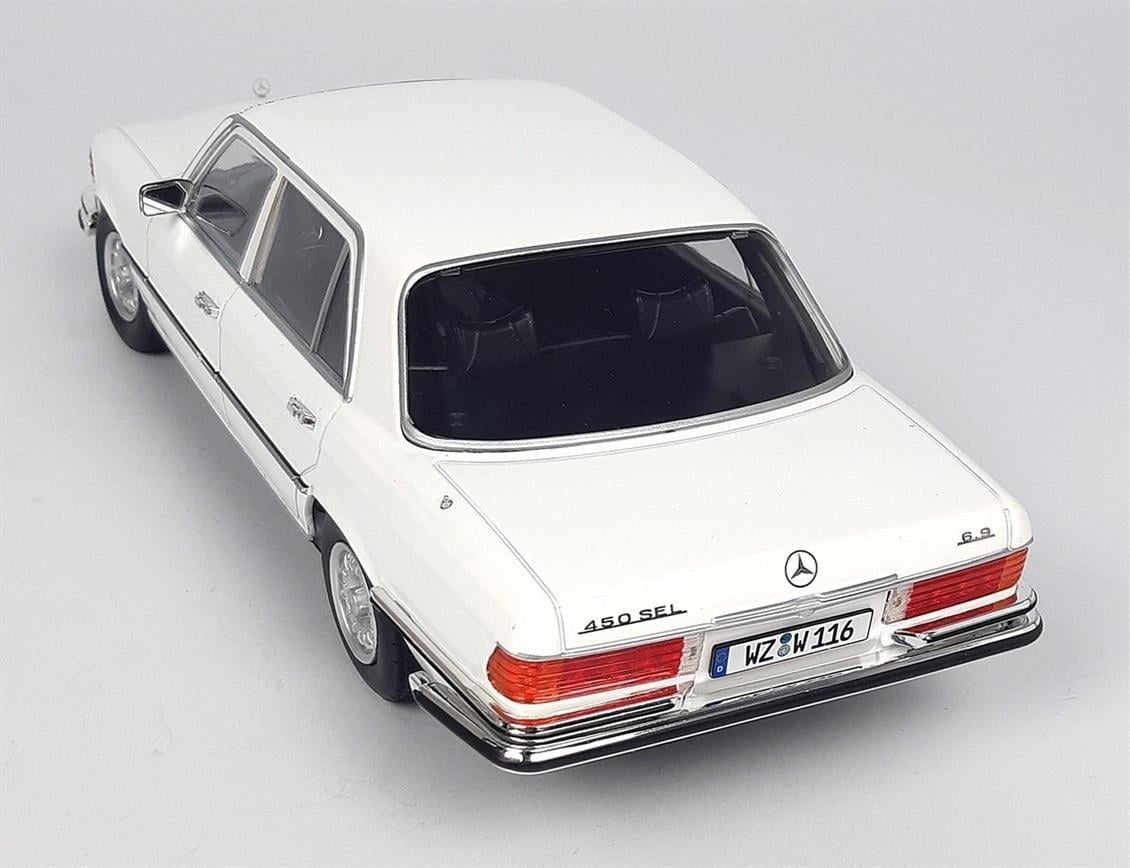 iScale 18081 1/18 Ölçek, 1975-1980 Mercedes Benz 450 SEL 6.9 (W116) Baujahr, Beyaz, Sergilemeye Hazır Metal Araba Modeli
