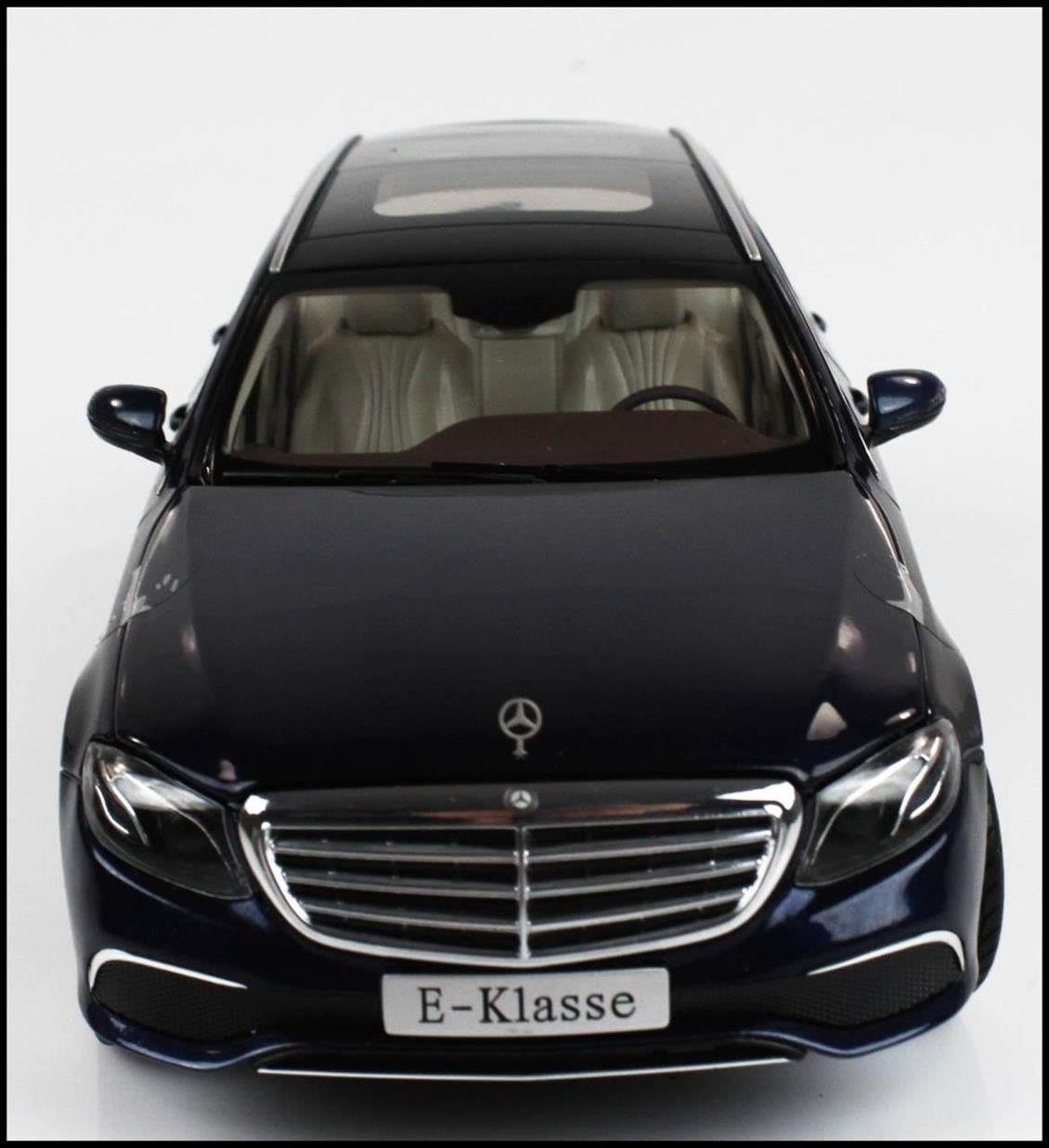 iScale B66960383 1/18 Ölçek, Mercedes Benz E Class T-Model 2016, Cavansit Blue, Sergilemeye Hazır Metal Araba Modeli