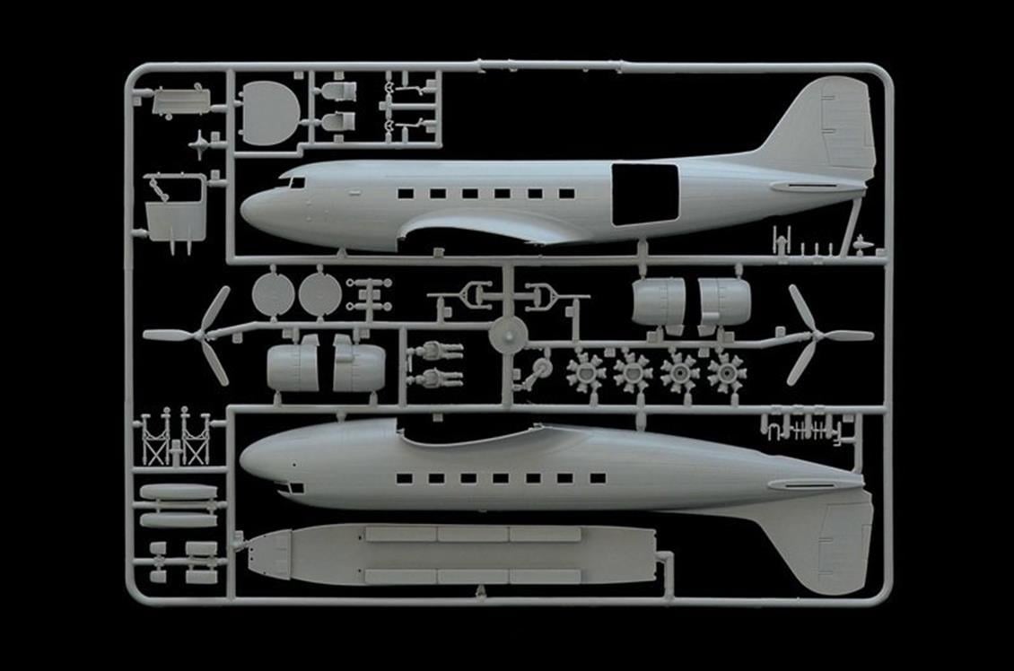 Italeri 0127S 1/72 Ölçek, C-47 Skytrain Askeri Uçak, Plastik Model kiti