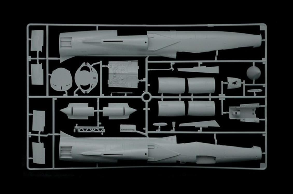 Italeri 2509S 1/32 Ölçek, TF-104G Starfighter Savaş Uçağı, Plastik Model kiti