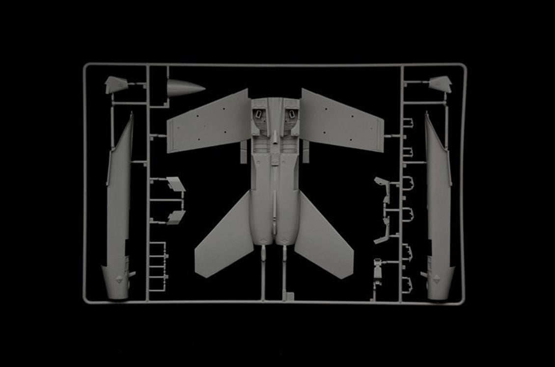 Italeri 2791S 1/48 Ölçek, F/A 18E Superhornet Savaş Uçağı, Plastik Model kiti