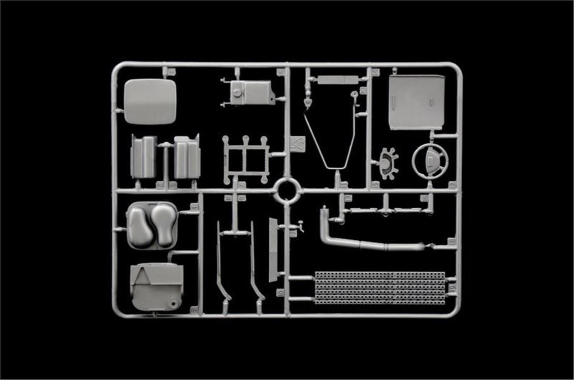 Italeri 3916S 1/24 Ölçek, MAN TGX XXL D38 Çekici, Plastik Model kiti