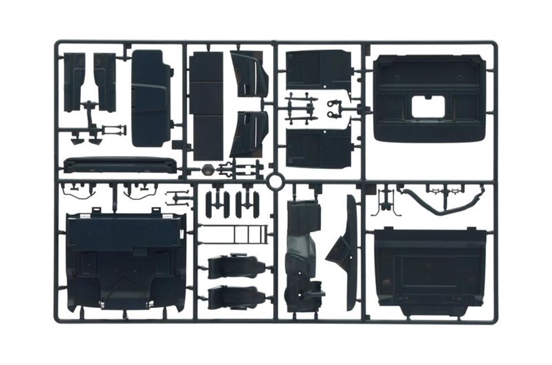 Italeri 3928S 1/24 Ölçek, IVECO Hi-Way 480 E5 (Low Roof) Çekici, Plastik Model kiti