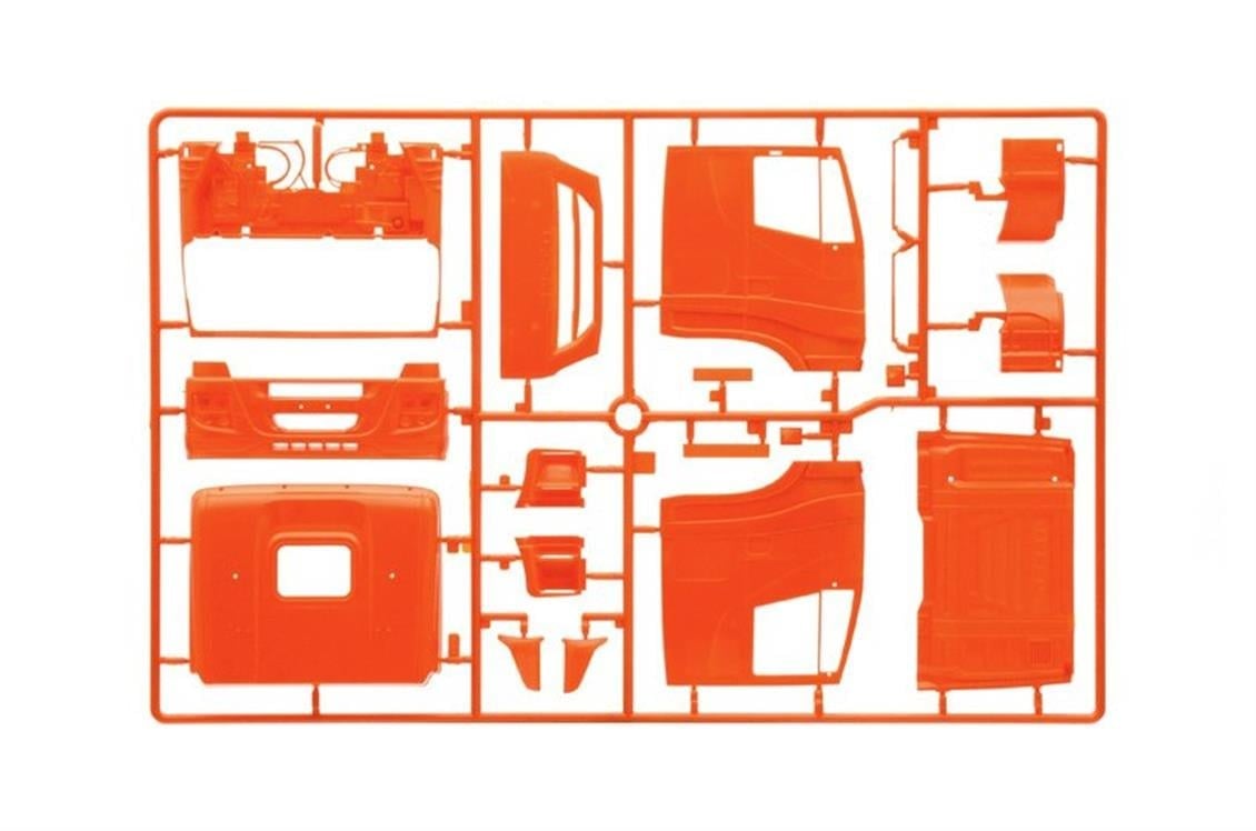 Italeri 3928S 1/24 Ölçek, IVECO Hi-Way 480 E5 (Low Roof) Çekici, Plastik Model kiti