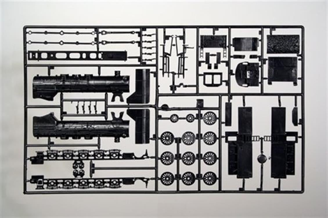 Italeri 8702S 1/87 Ölçek, BR50 Buharlı Lokomotif, Plastik Model kiti