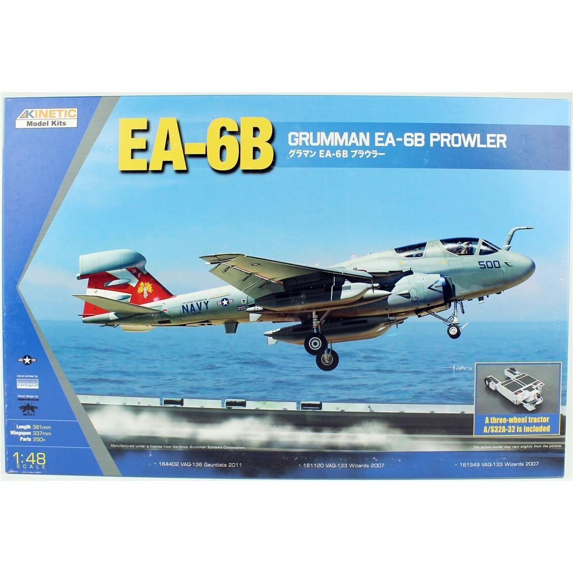 Kinetic K48044 1/48 Ölçek, EA-6B (w/ three-wheel tractor A/S32A-32) Savaş Uçağı, Plastik Model kiti