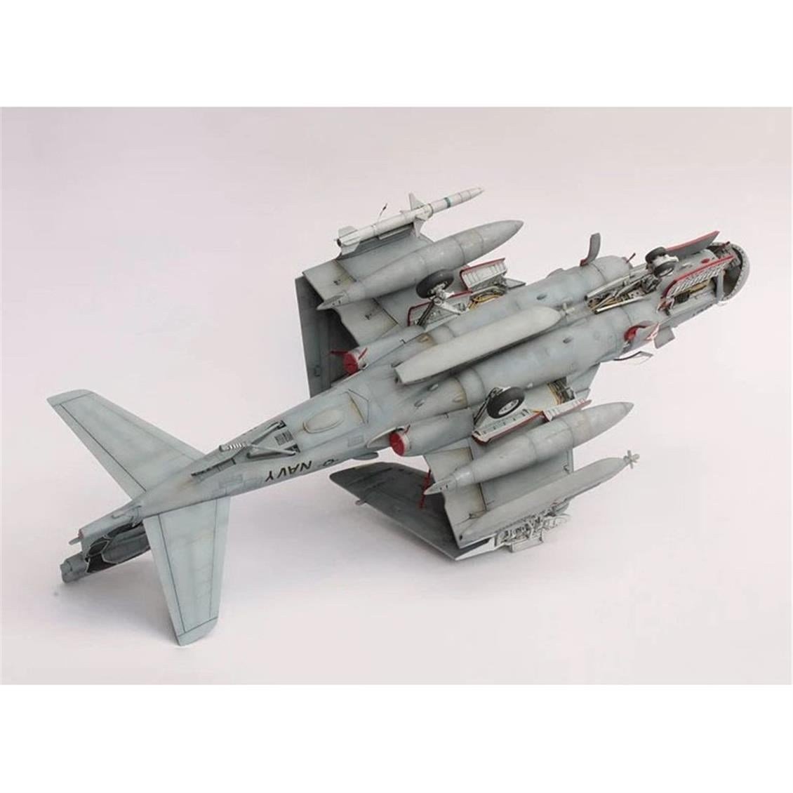 Kinetic K48044 1/48 Ölçek, EA-6B (w/ three-wheel tractor A/S32A-32) Savaş Uçağı, Plastik Model kiti