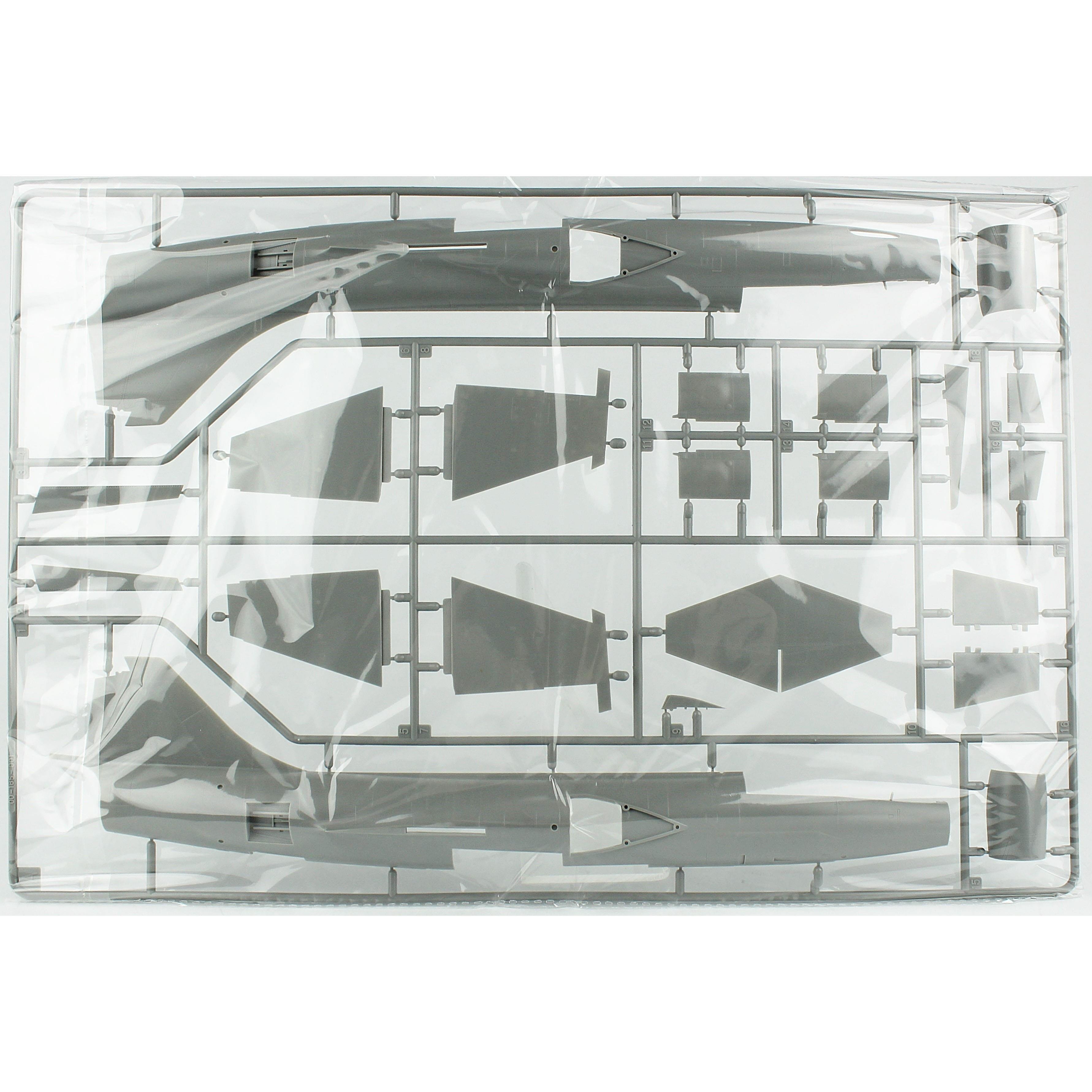 Kinetic K48083 1/48 Ölçek, F-104G (Luftwaffe Starfighter) Savaş Uçağı, Plastik Model kiti