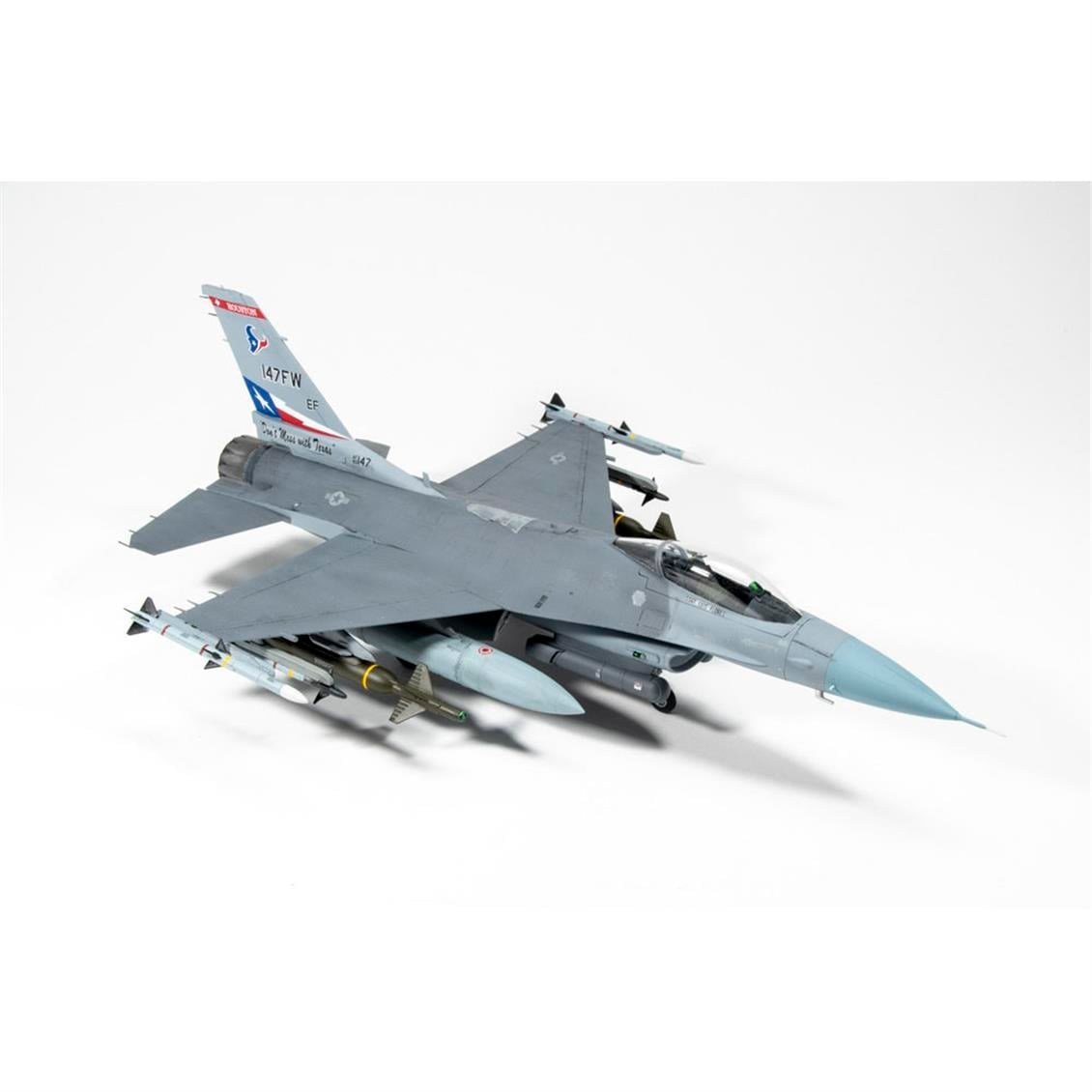 Kinetic K48102 1/48 Ölçek, F-16C Blok 25/42 USAF Savaş Uçağı, Plastik Model kiti