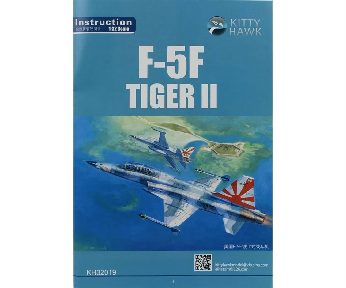 Kitty Hawk 32019 1/32 Ölçek, F-5F (Tiger II) Savaş Uçağı ve 2 Resin Figür, Plastik Model kiti