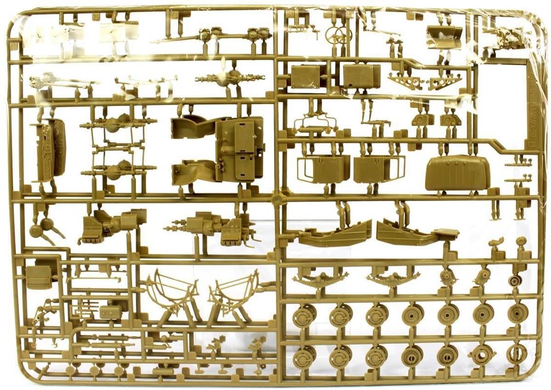 Kitty Hawk 80159 1/48 Ölçek, Ural 4320 ve APA-5D Askeri 2 Adet Kamyon, Plastik Model kiti