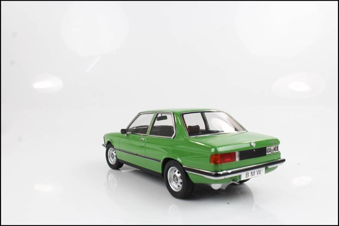 KKscale 180043 1/18 Ölçek, 1975 Bmw 318i E21, Yeşil, Sergilemeye Hazır Metal Araba Modeli