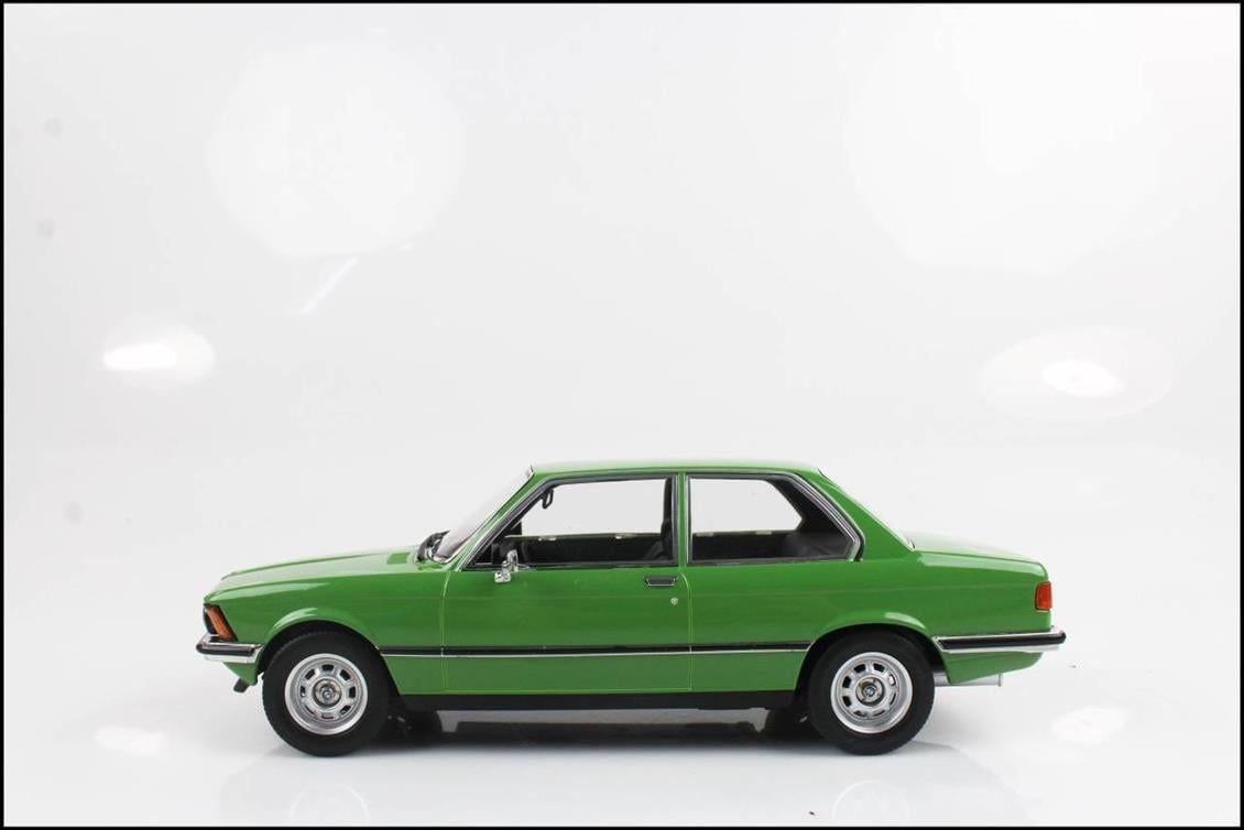 KKscale 180043 1/18 Ölçek, 1975 Bmw 318i E21, Yeşil, Sergilemeye Hazır Metal Araba Modeli