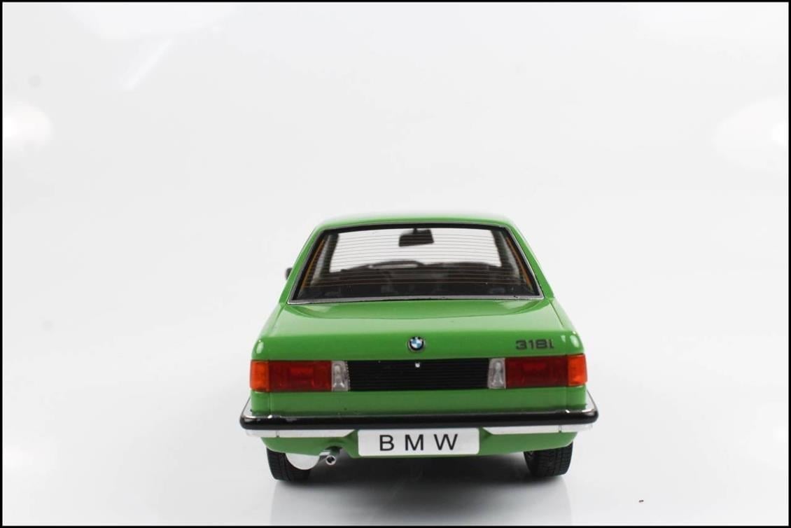KKscale 180043 1/18 Ölçek, 1975 Bmw 318i E21, Yeşil, Sergilemeye Hazır Metal Araba Modeli