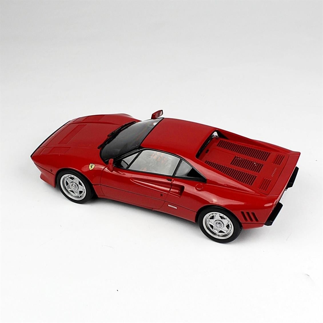 KKscale 180414 1/18 Ölçek, 1984 Ferrari 288 GTO, Kırmızı, Sergilemeye Hazır Metal Araba Modeli