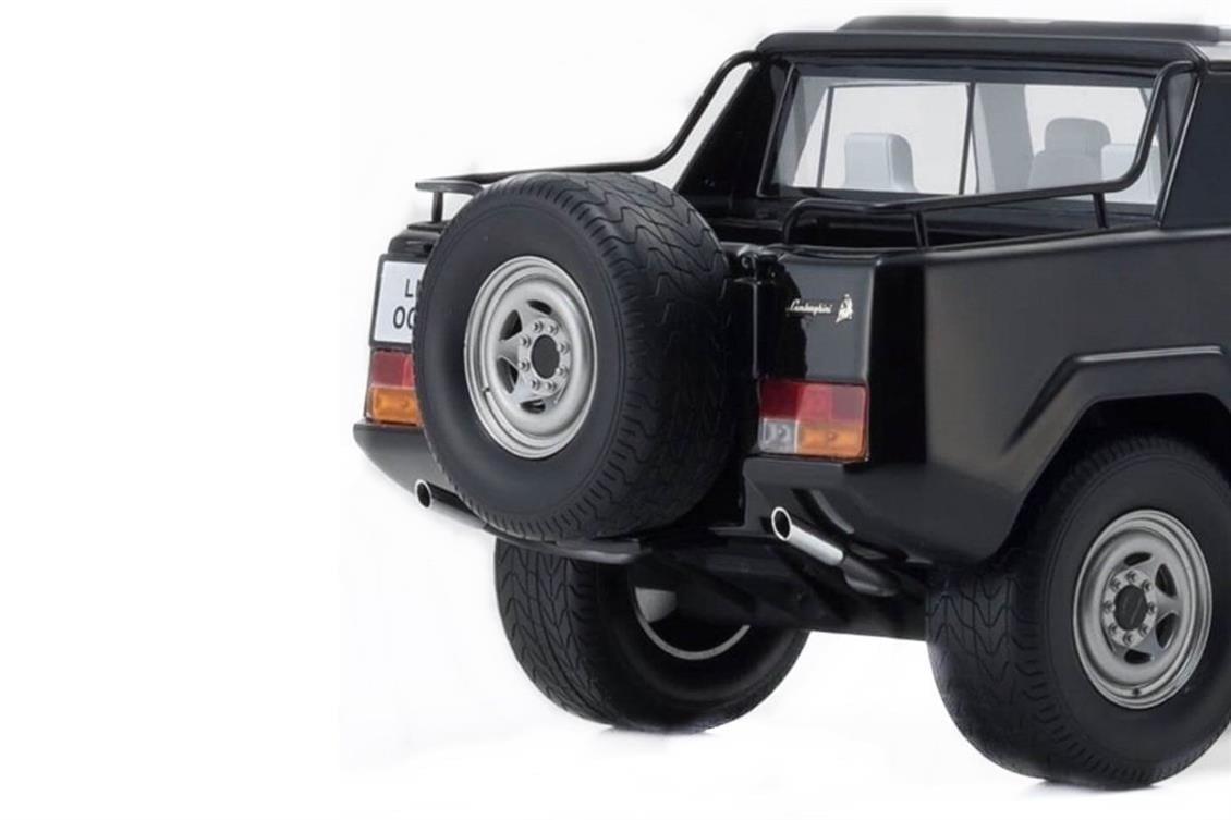 Kyosho 18508 1/18 Ölçek, Lamborghini lM002 (Resin samurai Seri), Siyah, Sergilemeye Hazır Metal Araba Modeli