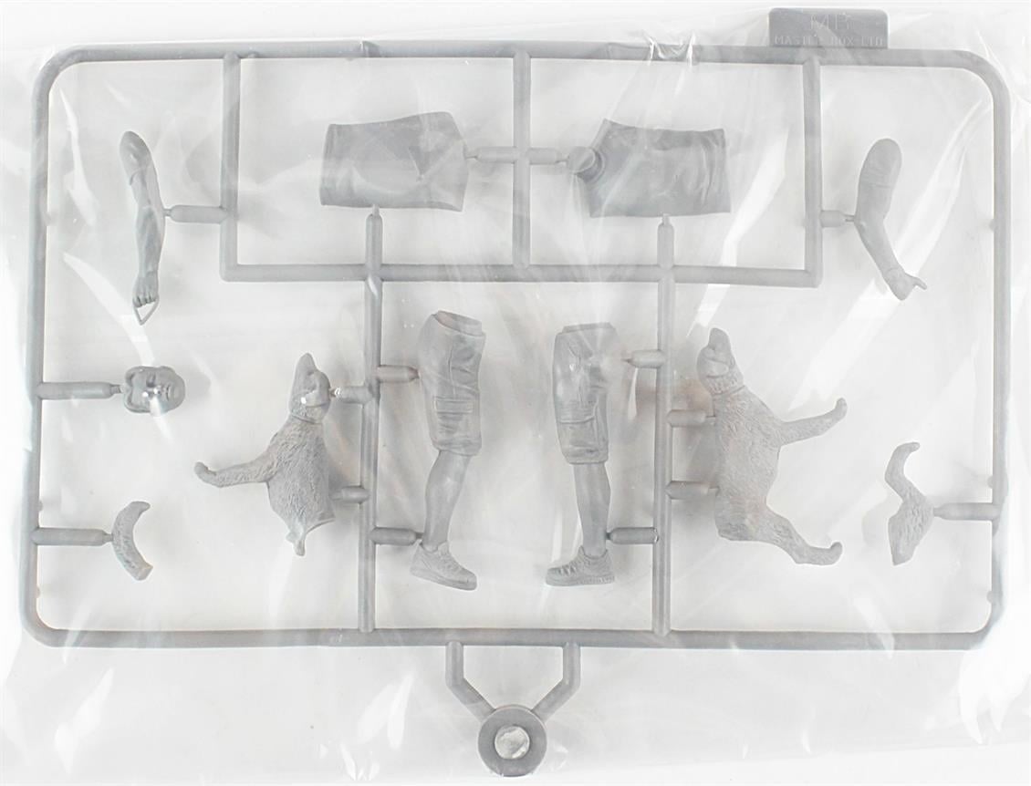 MasterBox 24049 1/24 Ölçek, Tehlikeli İşler Serisi, Bart and Radley, Plastik Figür Kiti