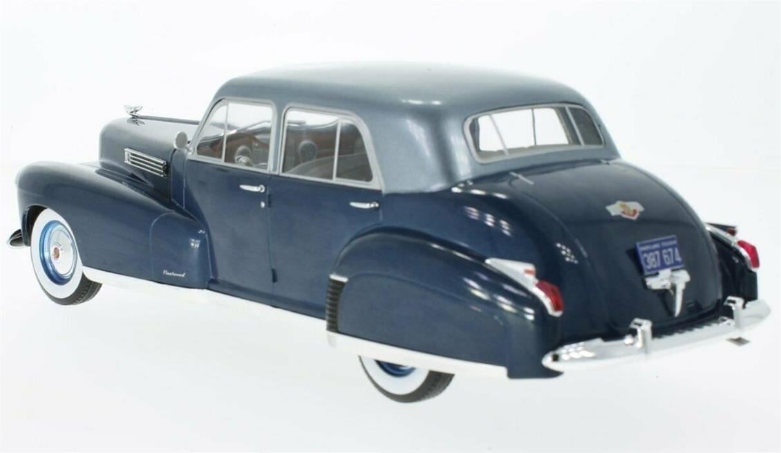 MCG 18072 1/18 Ölçek, 1941 Cadillac Fleetwood, Seri 60 Special Sedan, Metalik Mavi, Sergilemeye Hazır Metal Araba Modeli