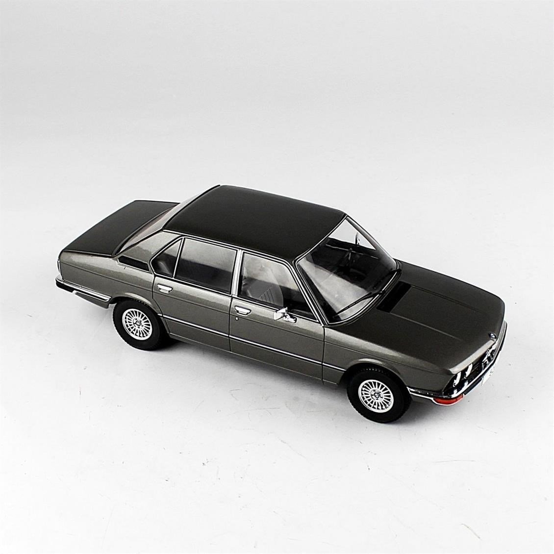 MCG 18121 1/18 Ölçek, 1973 Bmw 5ER, E12, Antrasit, Sergilemeye Hazır Metal Araba Modeli