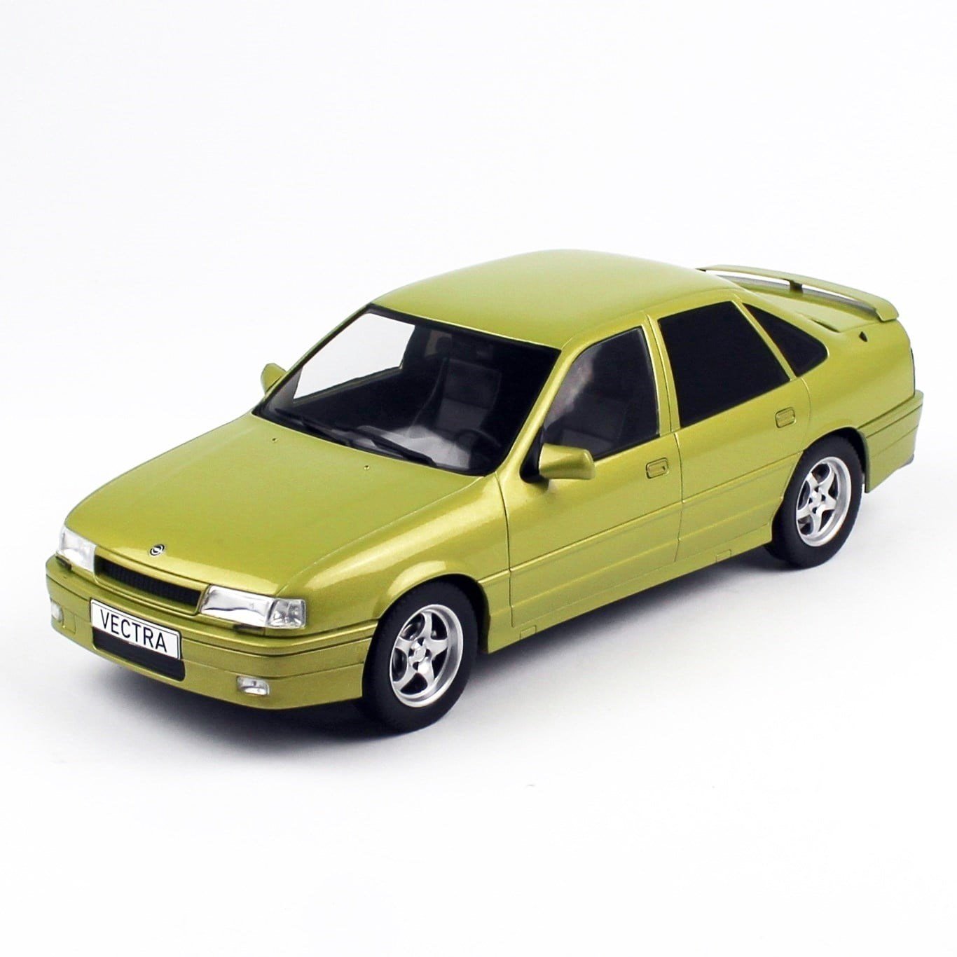 Mcg 18463 1/18 ÖlçEK, Opel Vectra A 2000-1990,Altın Rengi, Sergilemeye Hazır Metal Araba Modeli