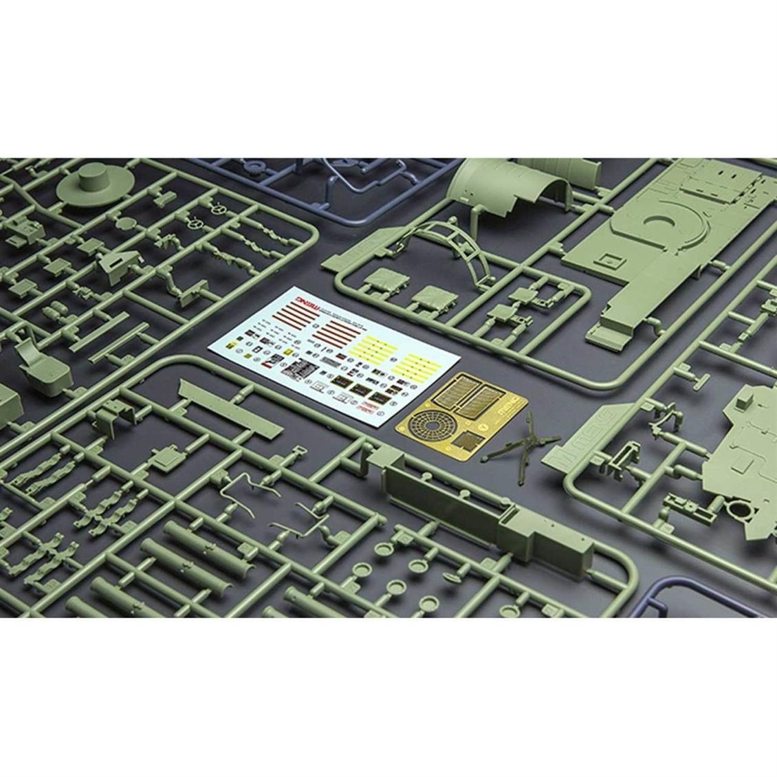 Meng SPS-017 1/35 Ölçek, Bradley Zırhlı Personel Taşıyıcı, İç Detaylı ve MUSK III, Plastik Model Kiti