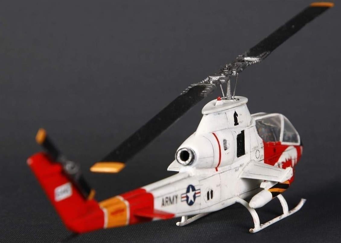 Mistercraft B001 1/72 Ölçek, AH-1G (Artic Cobra) Helikopter, Plastik Model kiti