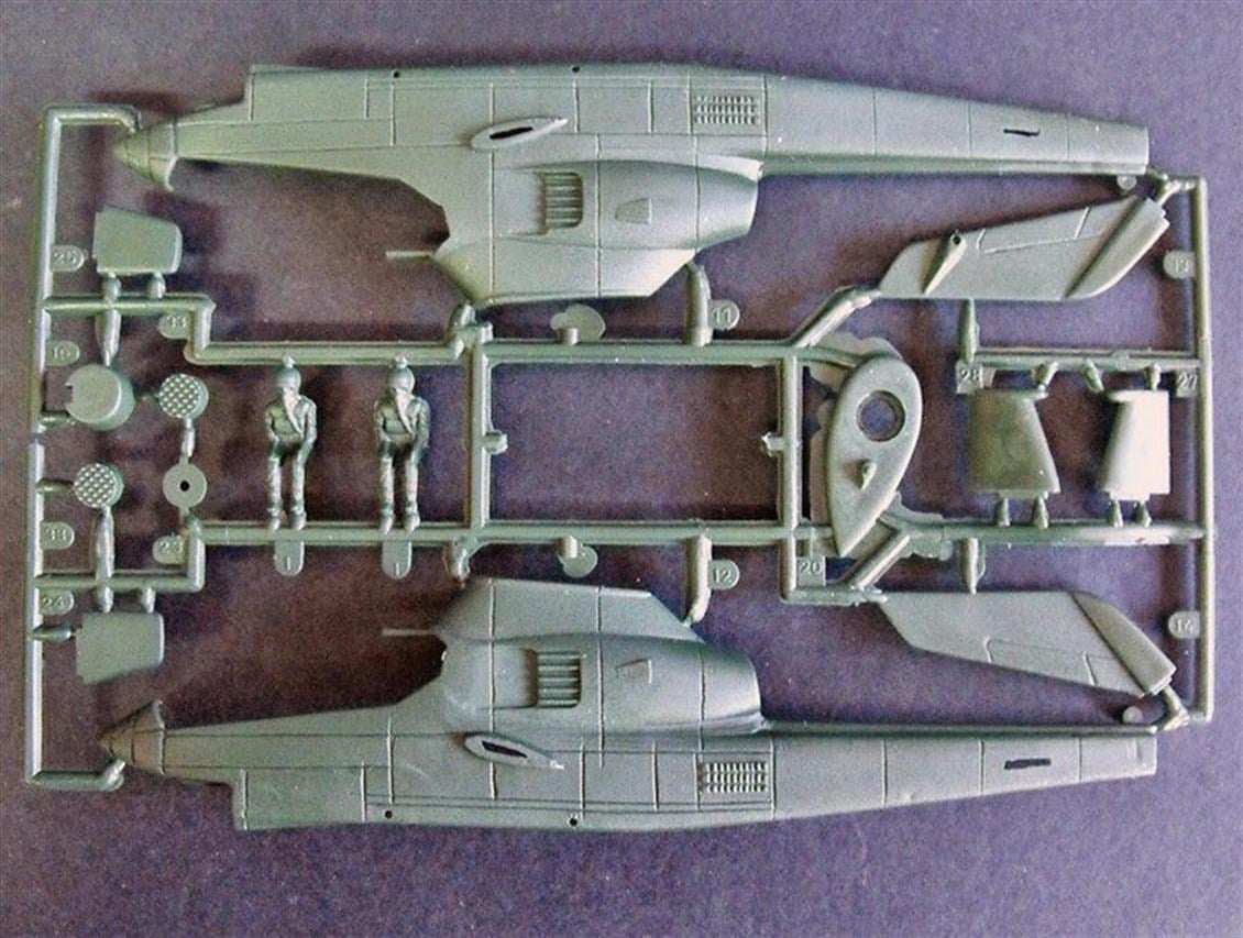 Mistercraft B033 1/72 Ölçek, AH-1G (Soogar Scoop) Helikopteri, Plastik Model kiti