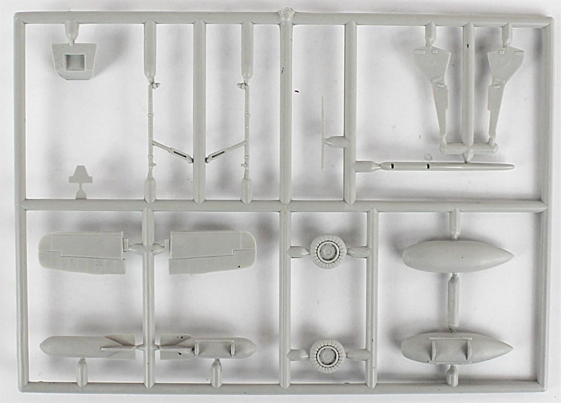 Mistercraft C011 1/72 Ölçek, Fw-190F-2 (Schlachtflugzeuge) Savaş Uçağı, Plastik Model kiti