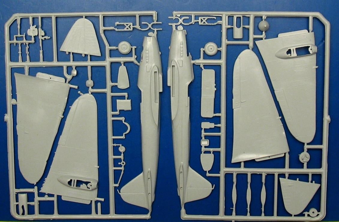 Mistercraft C026 1/72 Ölçek, IL-2m3 (Der Schwarze Tod) Savaş Uçağı, Plastik Model kiti