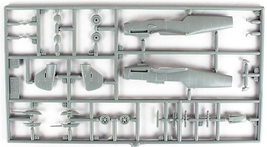 Mistercraft C035 1/72 Ölçek, BF-109F-4 (Hahn) Savaş Uçağı, Plastik Model kiti