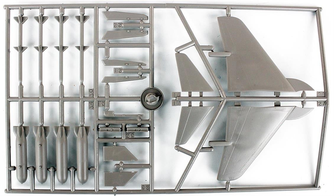 Mistercraft D053 1/72 AV-8B Harrier II Plus Bulldogs Savaş Uçağı Plastik Model Kiti