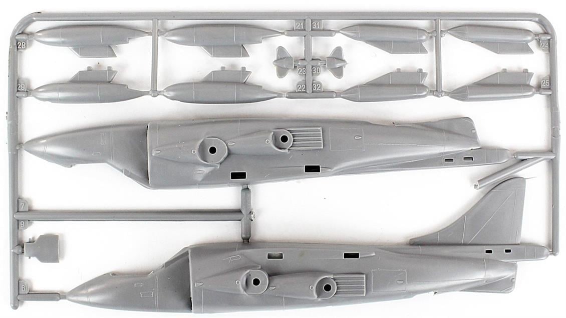 Mistercraft D053 1/72 AV-8B Harrier II Plus Bulldogs Savaş Uçağı Plastik Model Kiti