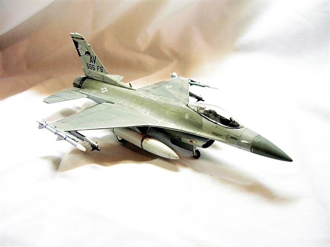 Mistercraft D090 1/72 F-16C-40 (Aviano A.B.) Savaş Savaş Uçağı Plastik Model Kiti