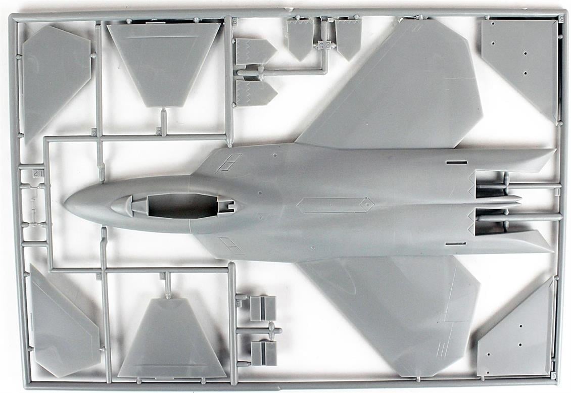 Mistercraft F006 1/72 F-22 Gelişmiş Avcı Uçağı  Plastik Model Kiti