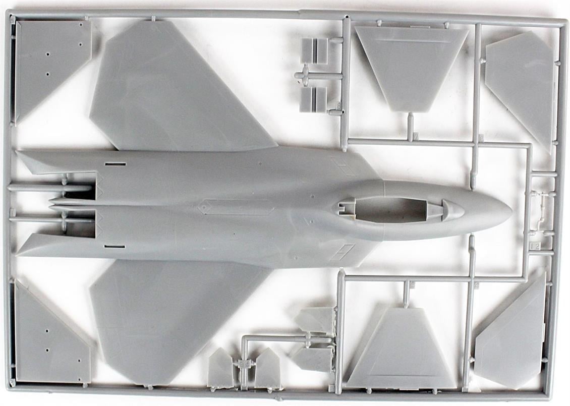 Mistercraft F007 1/72 YF-22 Lightning II Savaş Uçağı  Plastik Model Kiti