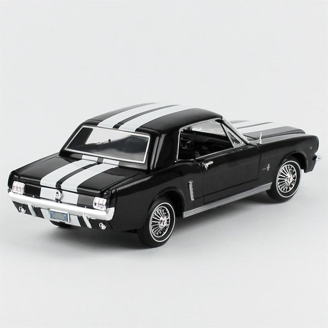 Motormax 73164 1/18 Ölçek, 1964 1/2 Ford Mustang hardtop, Siyah, Sergilemeye Hazır Metal Araba Modeli