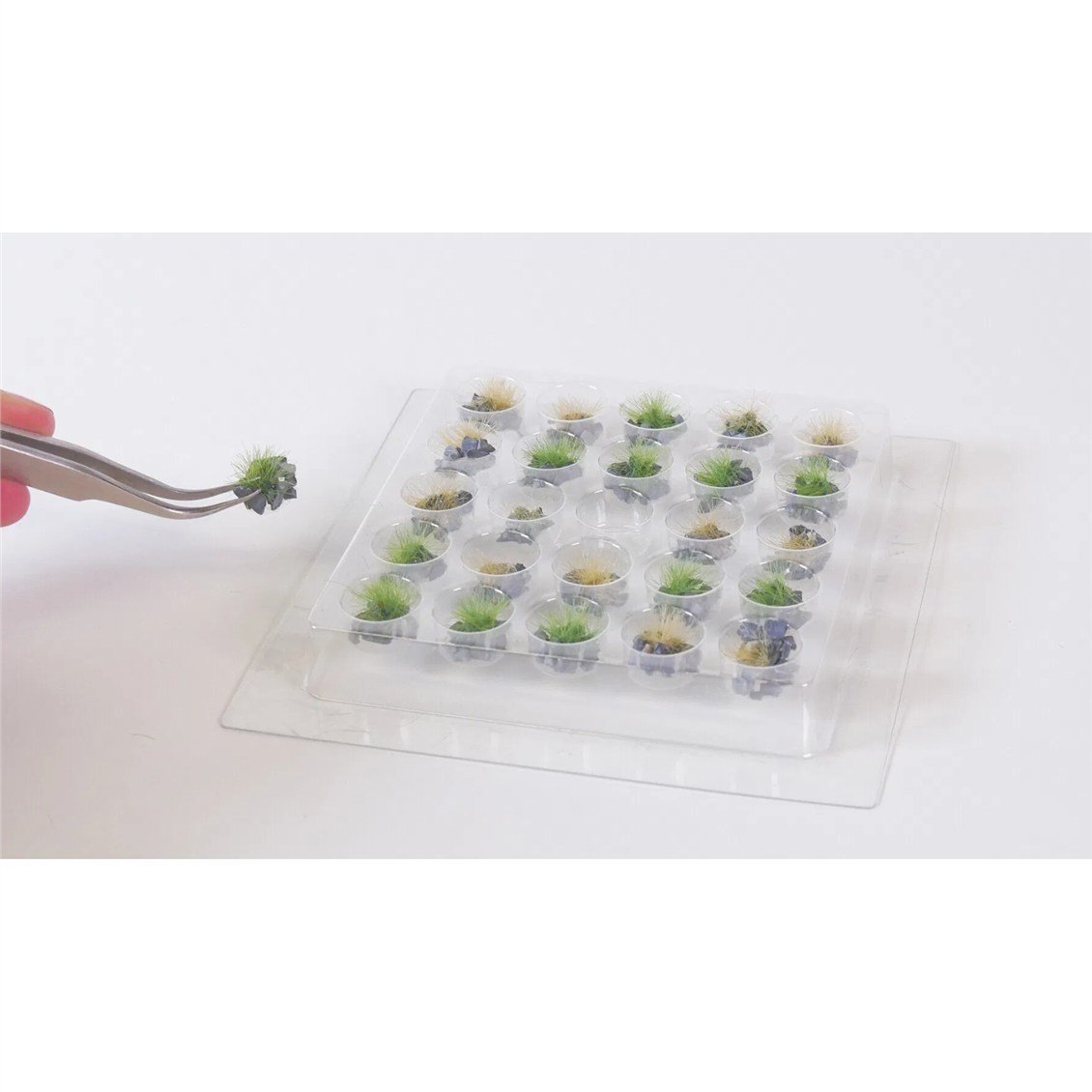 Noch 6920 Taşlı Çimen Kümeleri-A, 6 mm, 25 Adet, Diorama Malzemesi
