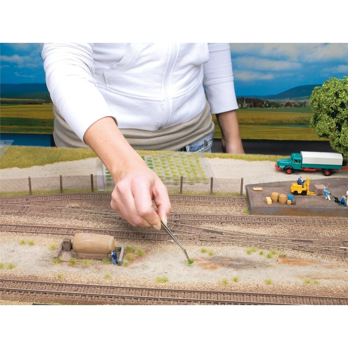 Noch 7011 XL Çiçeklenen Çimen Kümeleri, 9 mm, 104 Adet, Diorama Malzemesi