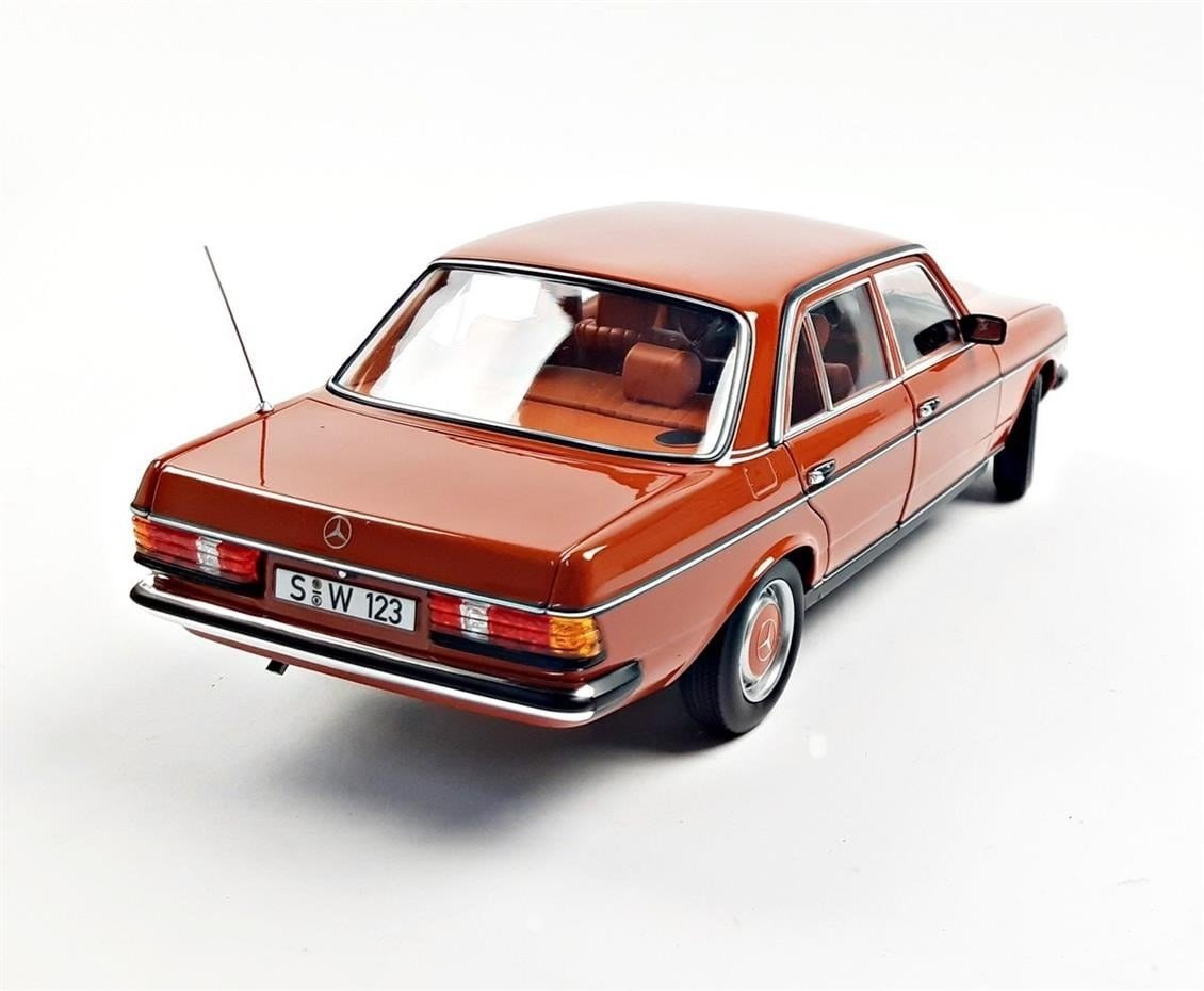 Norev B66040653 1/18 Ölçek, Mercedes Benz 200 (W123) 1980-1985, English Red, Sergilemeye Hazır Metal Araba Modeli