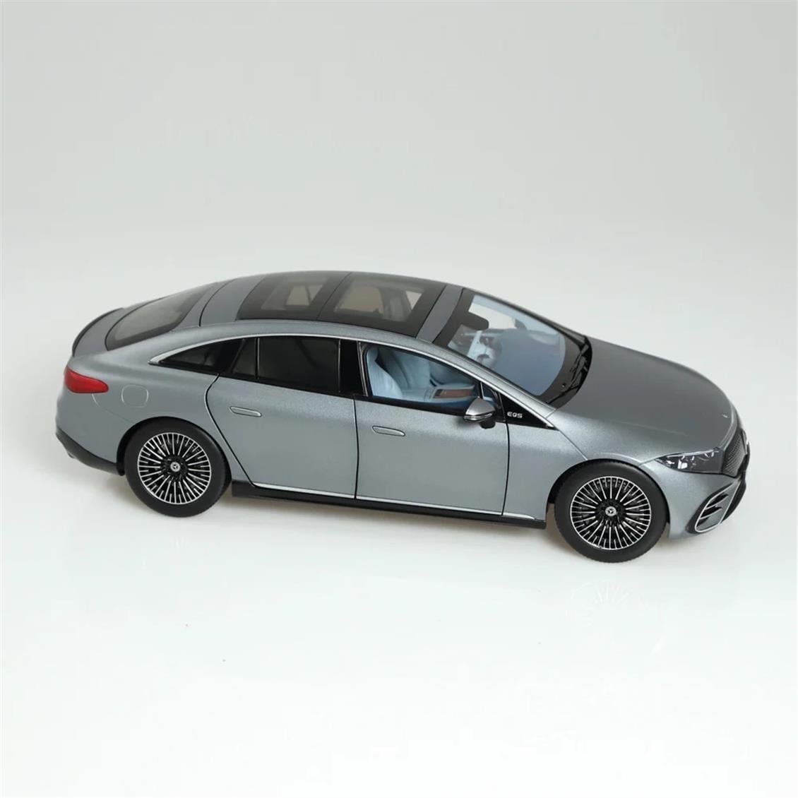 NZG 1020/52 1/18 Ölçek, Mercedes-Benz EQS, Selenit Gri, Sergilemeye Hazır Metal Araba Modeli