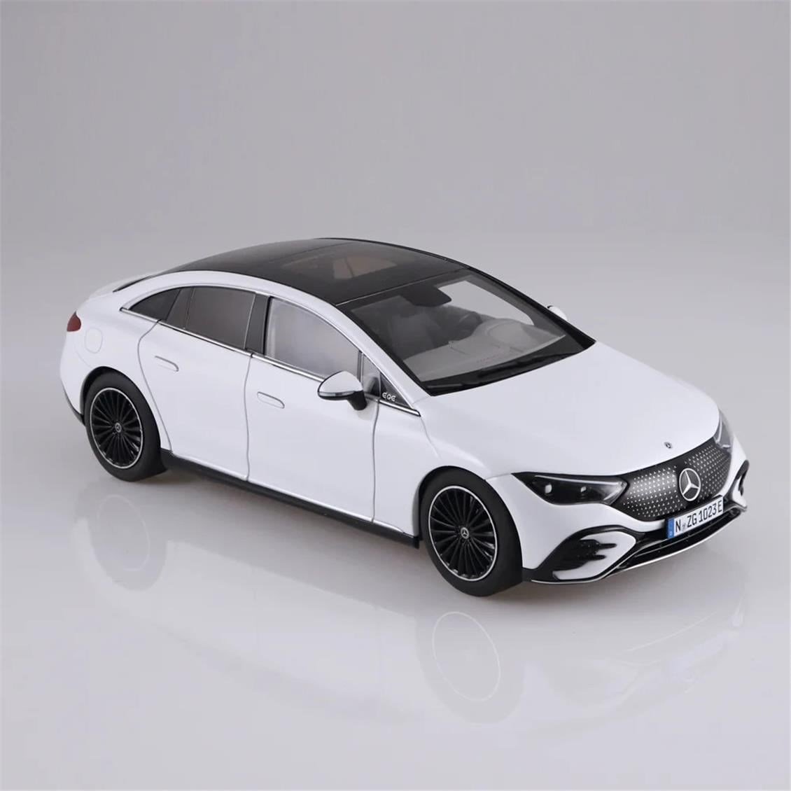 NZG 1023/41 1/18 Ölçek, Mercedes-Benz EQE, Opalit Beyaz, Sergilemeye Hazır Metal Araba Modeli