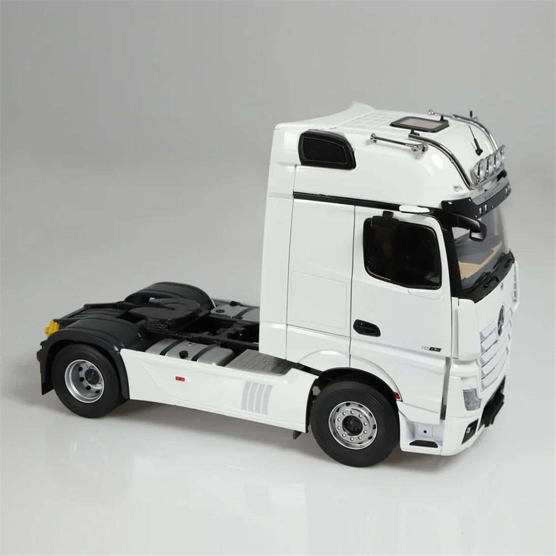 NZG 1024/40 1/18 Ölçek, Mercedes-Benz ACTROS Giga (Cam), Beyaz, Sergilemeye Hazır Metal Model