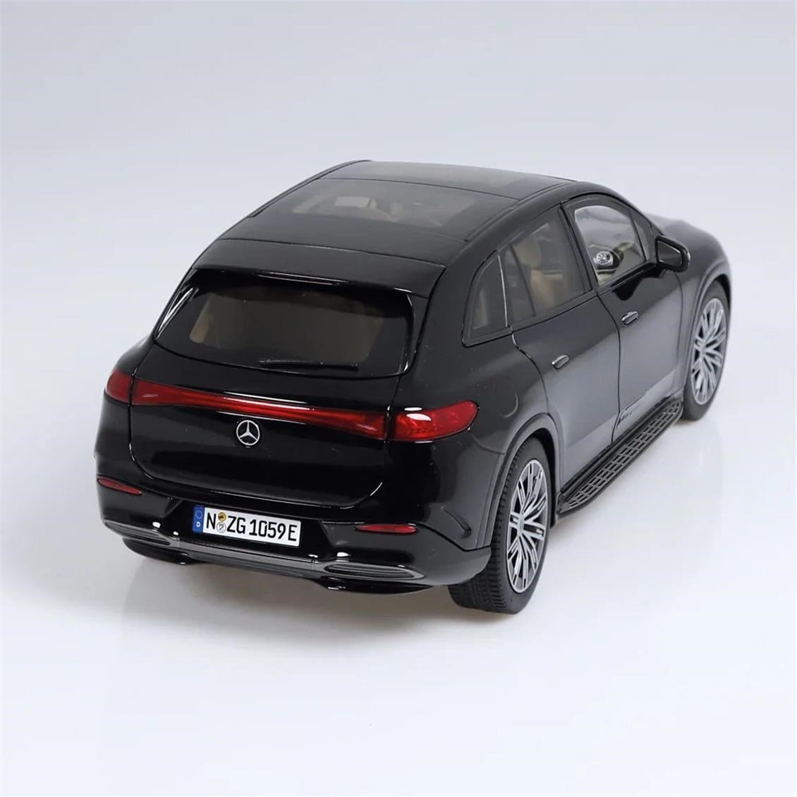 NZG 1059/50 1/18 Ölçek, Mercedes-Benz EQS AMG Line SUV, Siyah, Sergilemeye Hazır Metal Araba Modeli