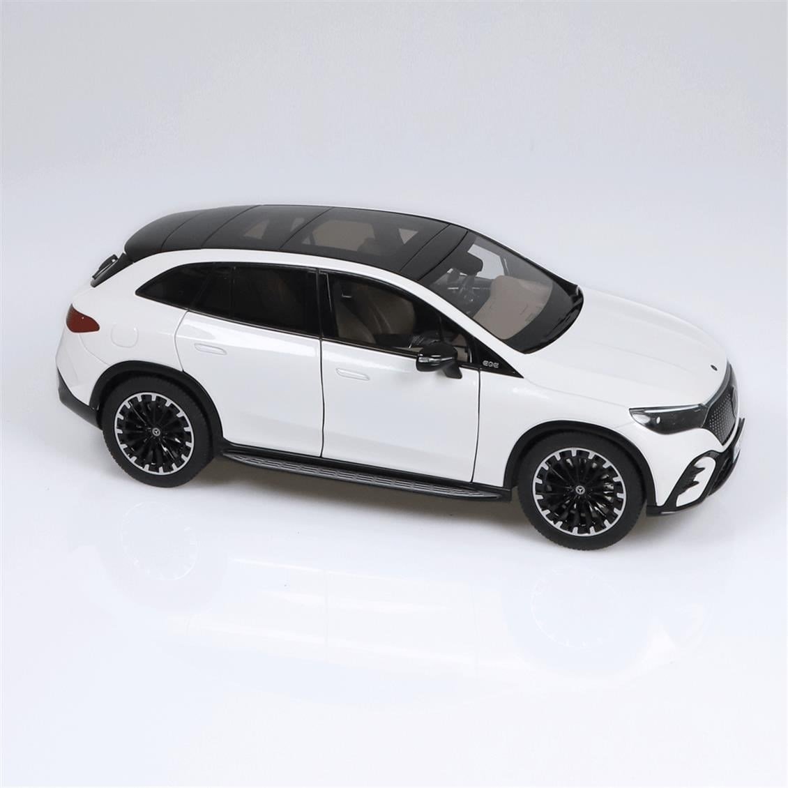 NZG 1061/40 1/18 Ölçek, Mercedes-Benz EQE AMG Line SUV, Sedef Beyaz, Sergilemeye Hazır Metal Araba Modeli