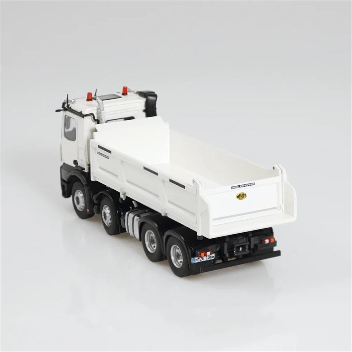 NZG 1066/40 1/50 Ölçek, Mercedes-Benz Arocs 8x4 Damperli Kamyon, Beyaz, Sergilemeye Hazır Metal Model